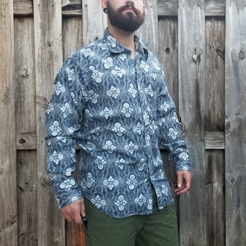 Patagonia Organic Cotton Patterned Button Down - Picture 4 of 7